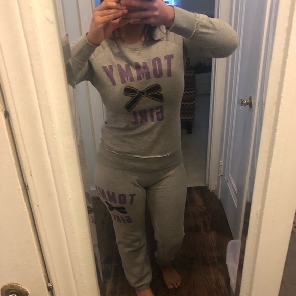 Women’s Tommy Girl Set - Picture 2 of 6